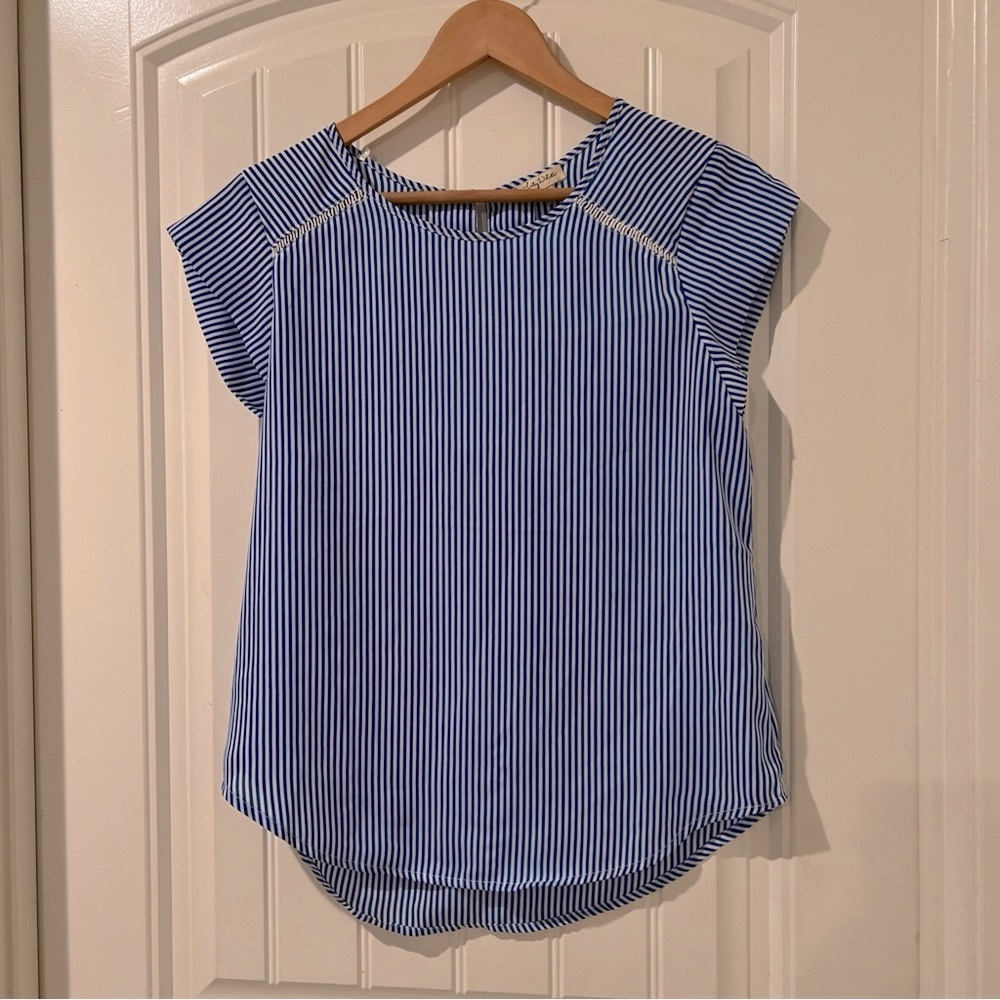 Lily White Vertical Stripped Blue And While Cap Sleeve Blouse Women’s Size Small
